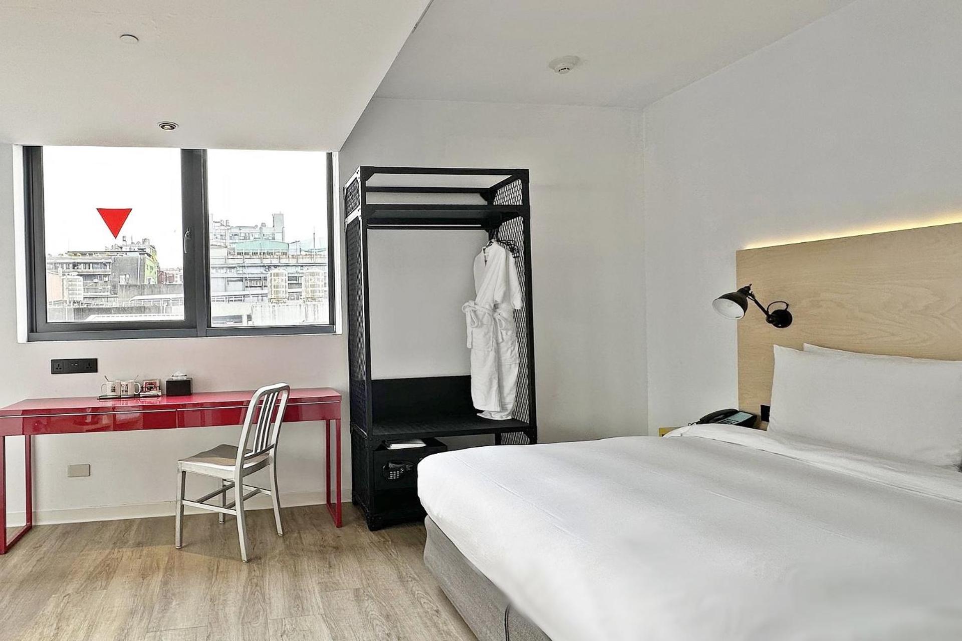 Amba Taipei Ximending Hotel Exterior photo