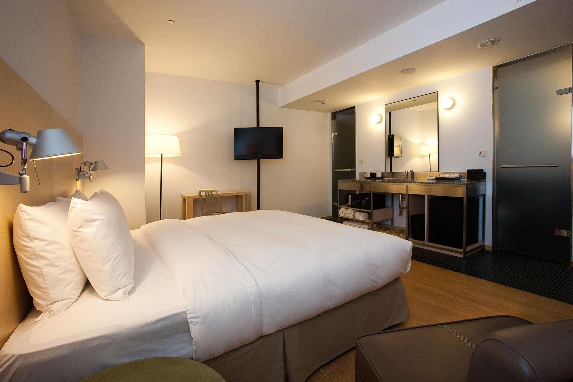 Amba Taipei Ximending Hotel Exterior photo