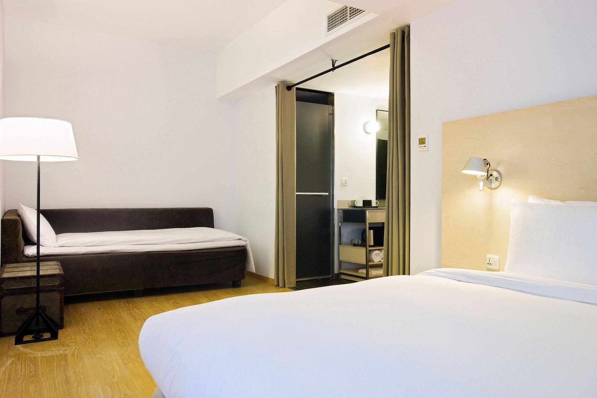 Amba Taipei Ximending Hotel Exterior photo