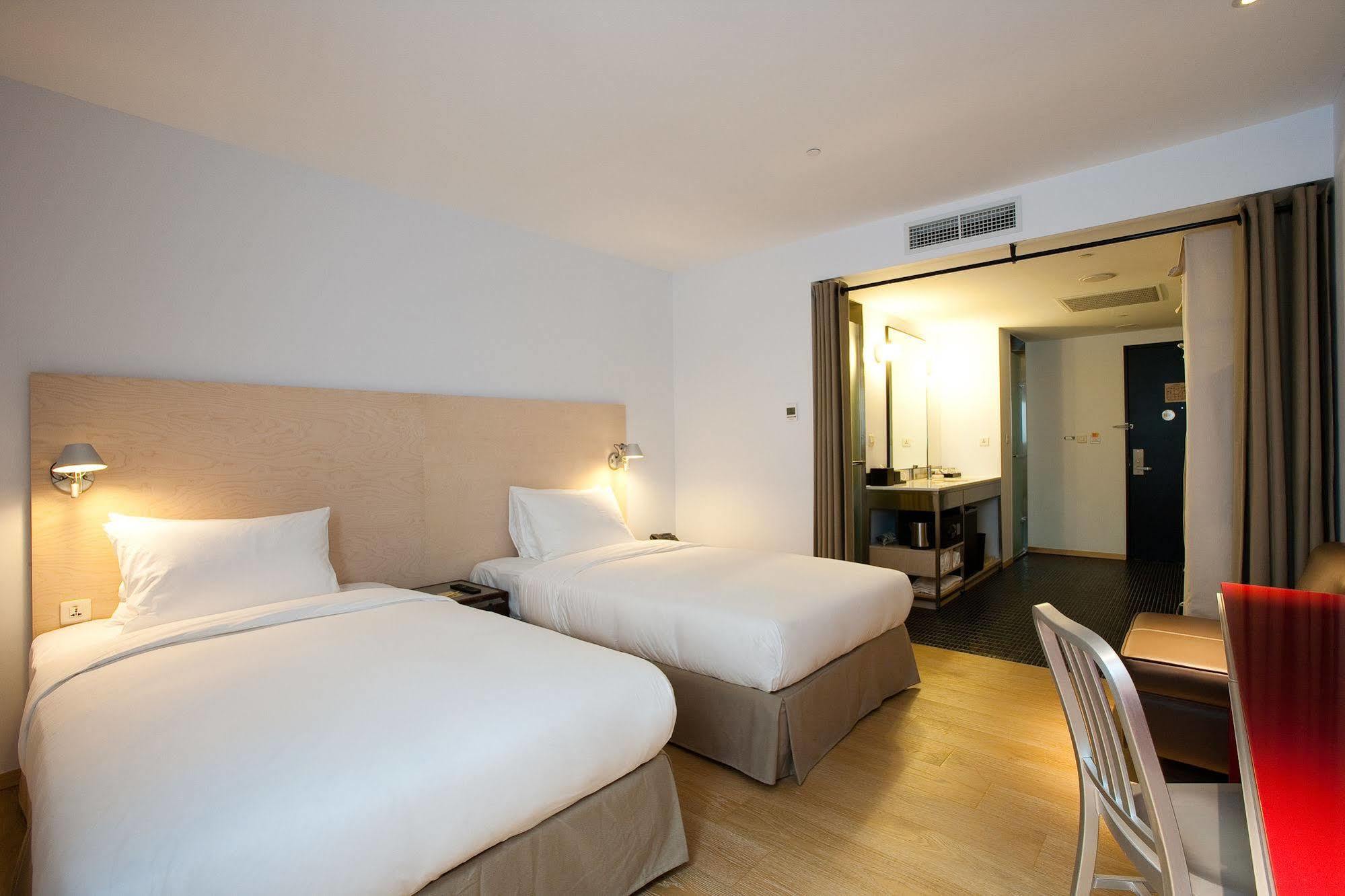 Amba Taipei Ximending Hotel Exterior photo